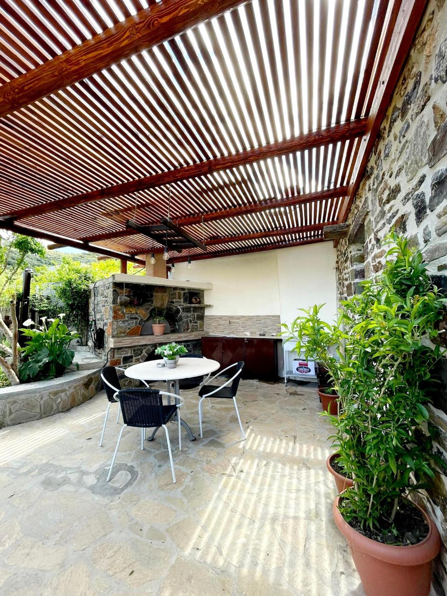 فيلا Platipodi Stone House Nikithianos المظهر الخارجي الصورة